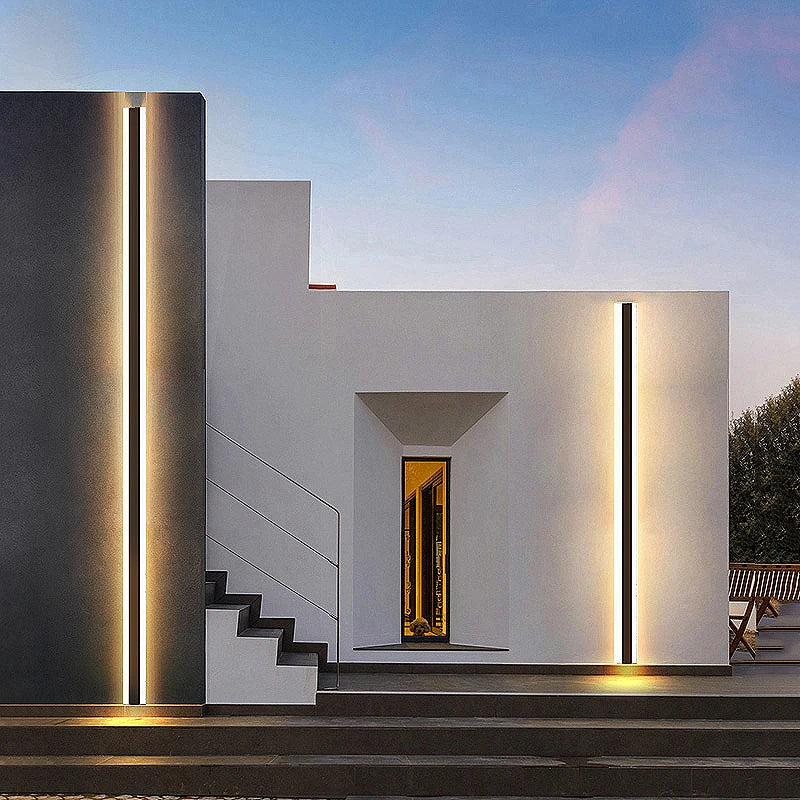 Lange Außenwandleuchte